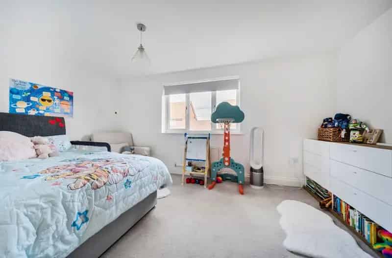 3 Bed Townhouse Andover 80% Discount