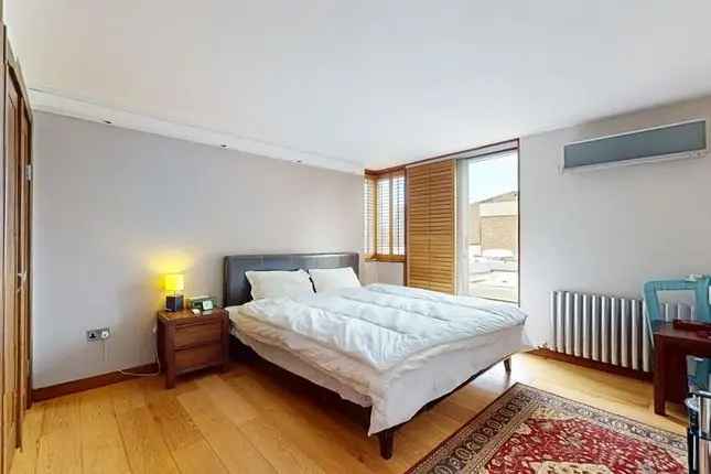 Flat for sale in The Quadrangle, London W2