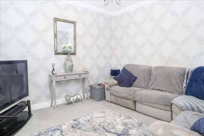 5 Bed Detached House for Sale Near Coulsdon Town Centre