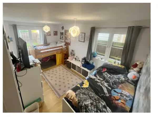 Flat For Rent , Epsom and Ewell, England