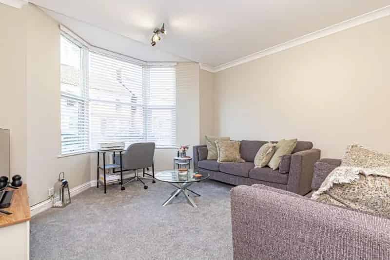 1 Bed Flat for Sale Leighton Buzzard Newly Renovated Duplex Apartment