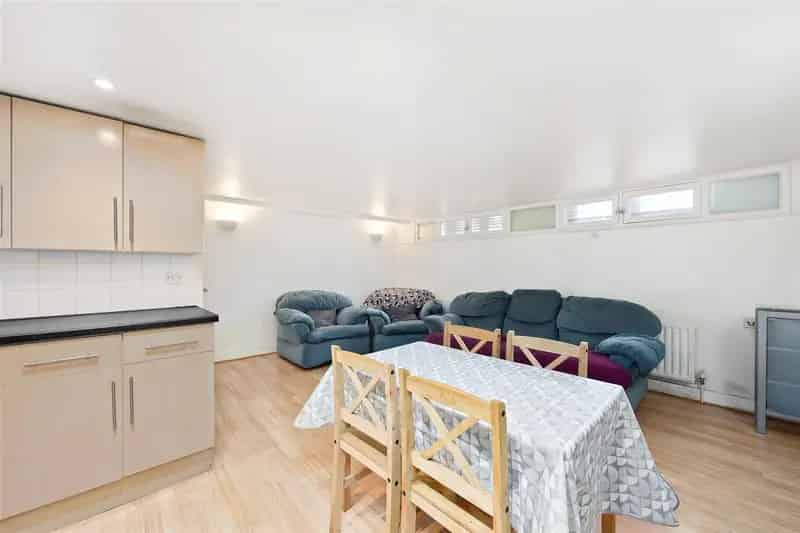 2 Bedroom Apartment House to Rent Near Maryland Station