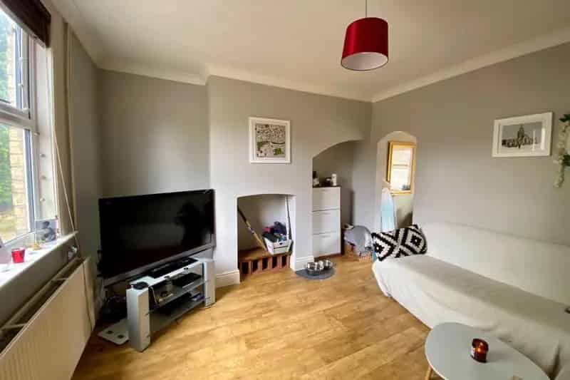 2 Bed Mid-Terrace House with Garage and Garden Zero Deposit Option
