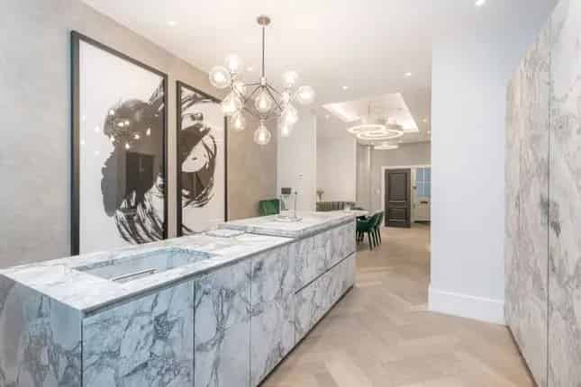 Stunning 5-Bedroom Grade II-Listed House in St James's, London