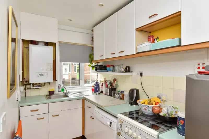 2 Bedroom Maisonette for Sale Near Elm Grove