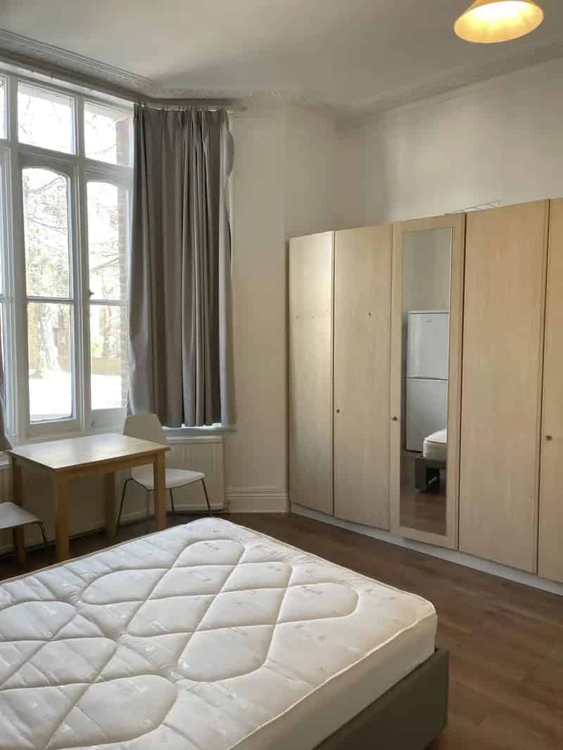 1 Bedroom Semi-Detached House to Rent in Chiswick