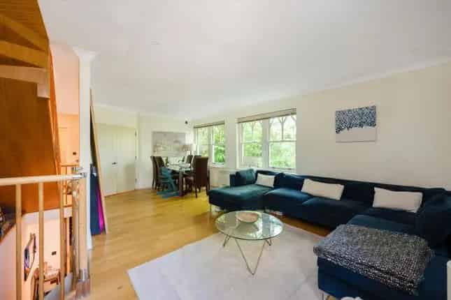 3 Bedroom Maisonette Hampstead Heath Gated Development