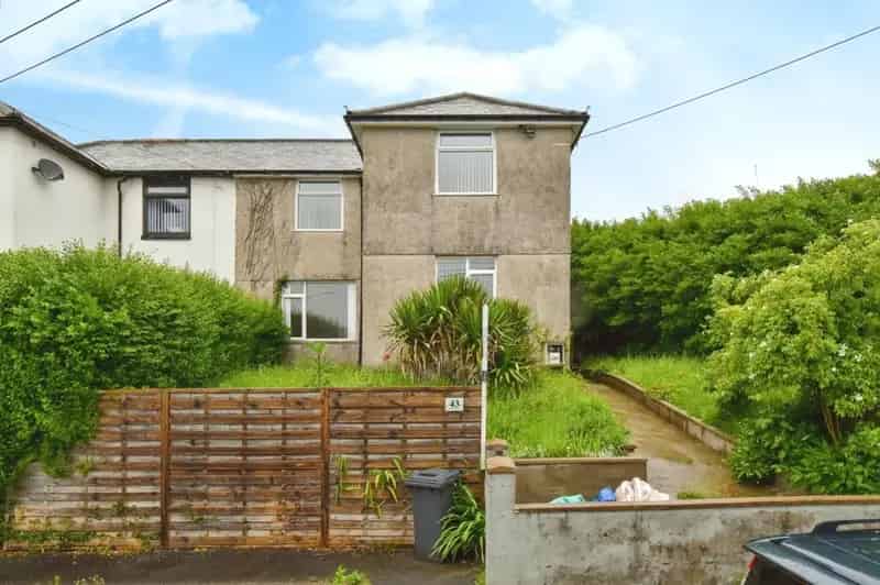 3 Bedroom End Terrace House Near Schools and Amenities