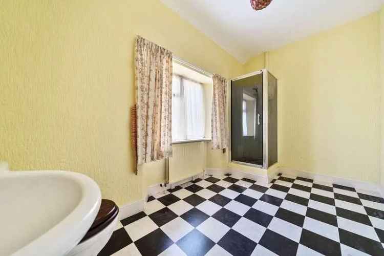 3 Bed House for Sale Near Beach Needs Modernisation