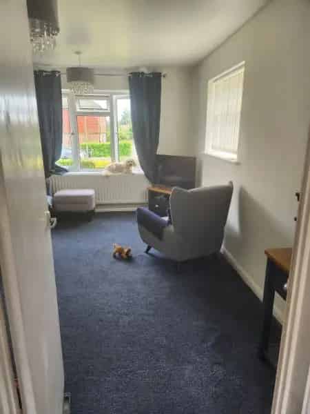 1 Bed Ground Floor Flat Near Amenities - Seeking Similar Property Closer to Family