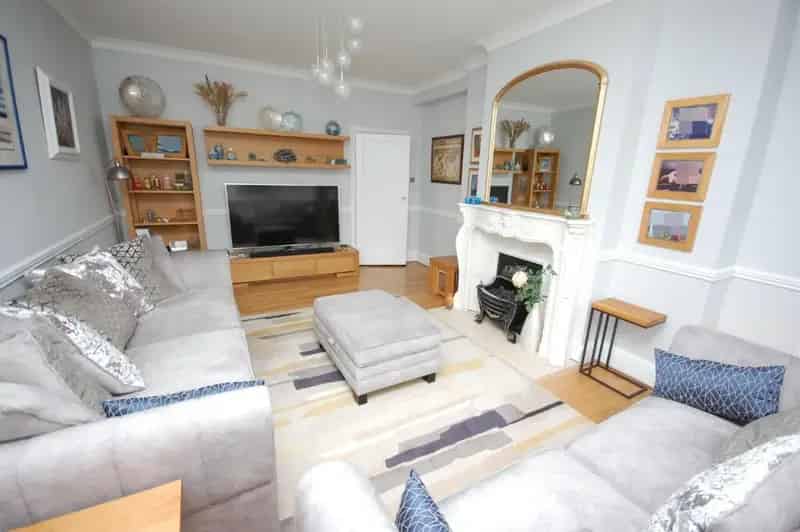 3 Bedroom Apartment for Sale Near Town Centre Beach