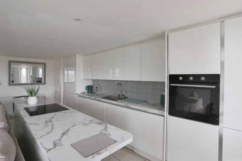 Stylish Family Bungalow Templegate Road 3 Beds 2 Baths