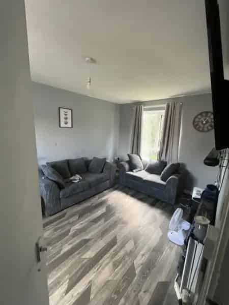 1 Bedroom Flat Near Schools and Shops