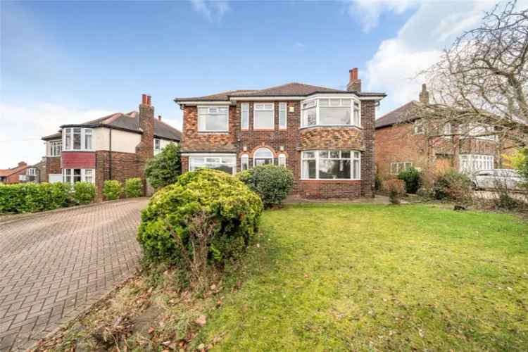 House For Sale in Leeds, England