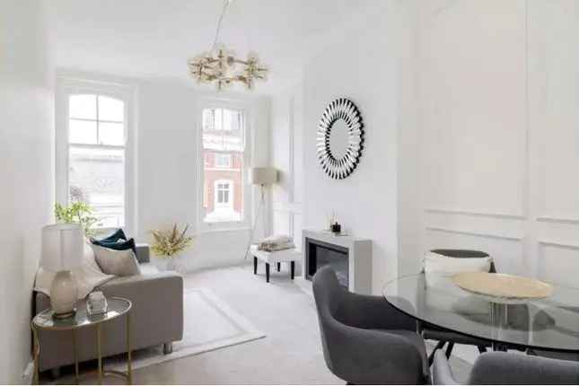 Flat to rent in Kings Road, London SW3