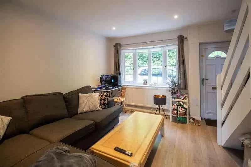 2 Bed House for Sale Near Brighton