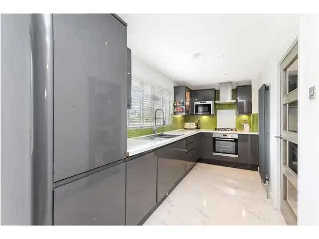 3 Bedroom End Terraced House for Sale