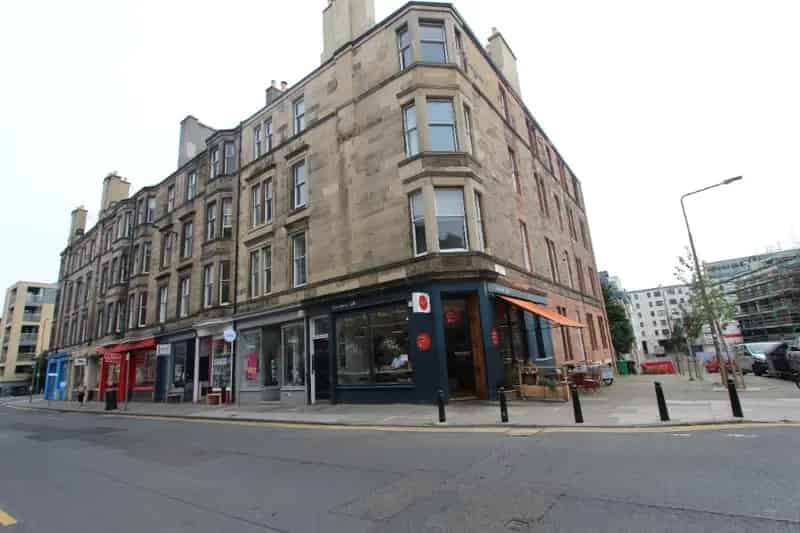 2 Bedroom Furnished Flat to Rent