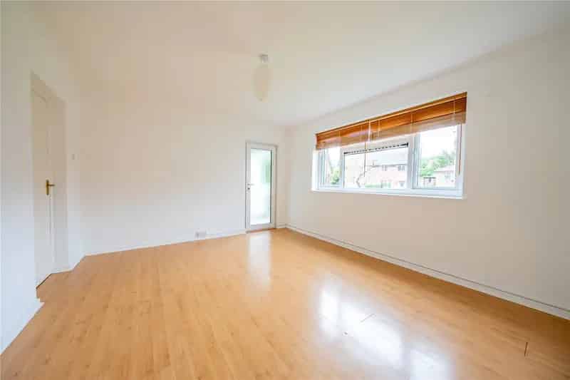 Roundhay Two-Bedroom Apartment - No Onward Chain