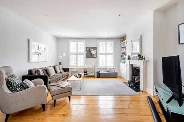 Elegant Terraced House for Sale in London N1