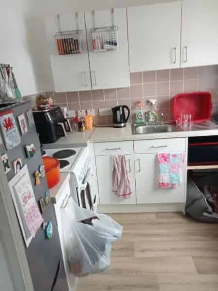 First Floor Flat for Over 55s with Communal Gardens