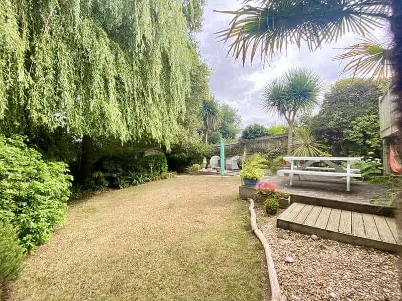 3 Bed House for Sale Spacious Family Home with Garden and Garage