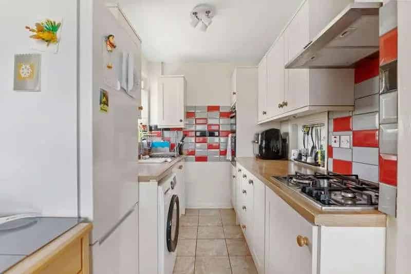 2 Bed Detached Bungalow For Sale Near Town Centre