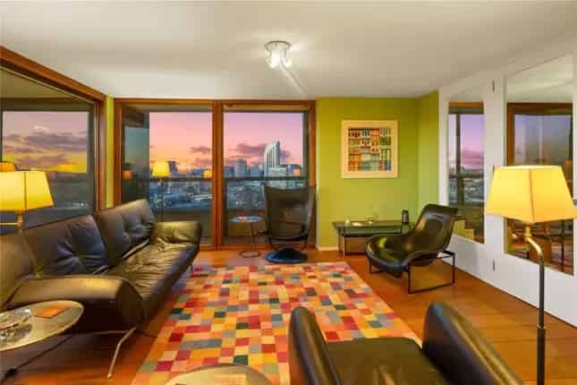 Barbican Tower Apartment 3 Beds 2 Baths Balcony