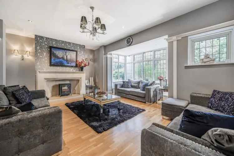 6 Bedroom Detached House For Sale