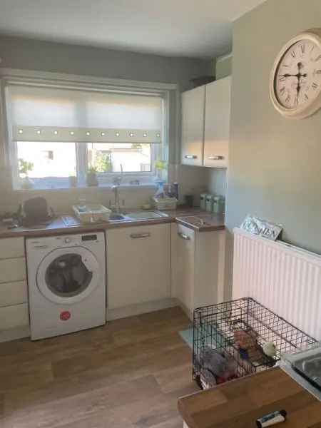 New Kitchen, Two Gardens, Close to Schools and Shops