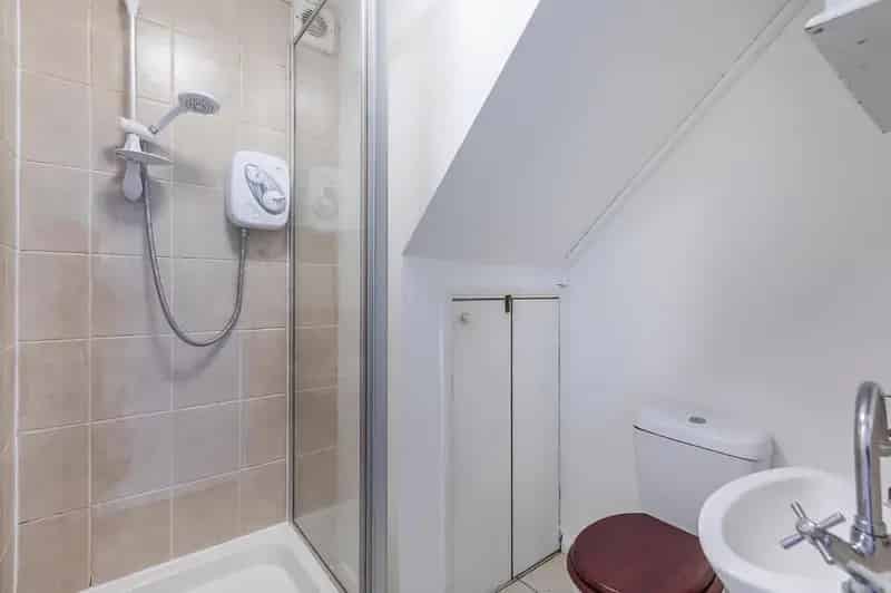1 Bedroom House Share near Whitechapel Station