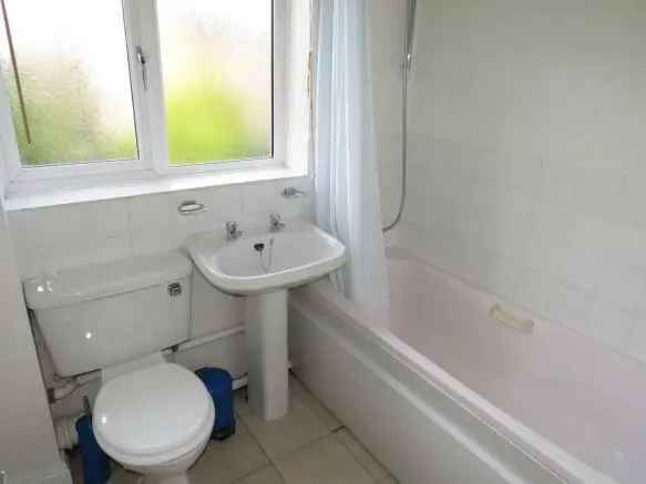 One Bedroom House Cepen Park South Available May