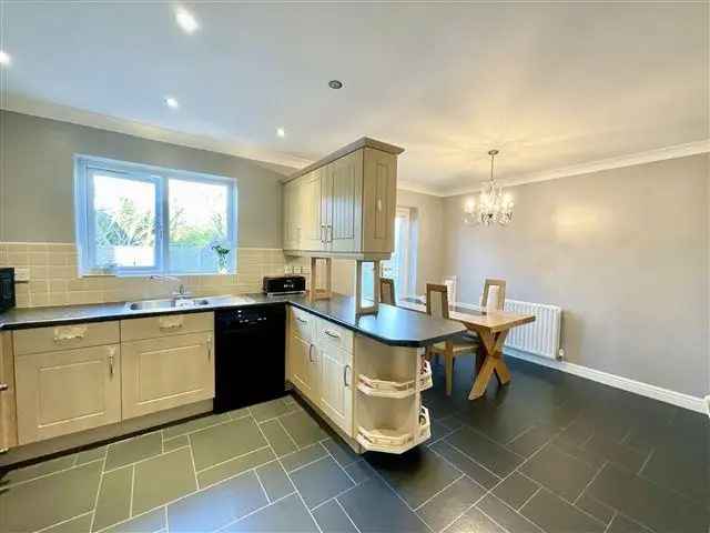 5 bedroom detached house for sale