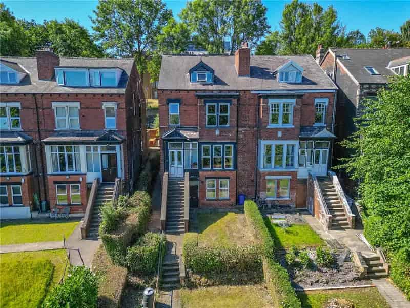 Historic 8-Bedroom Home in Headingley - Investment or Family Living