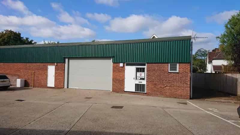 Trade Counter Warehouse Unit Ringwood 159.68m² B8 E Use