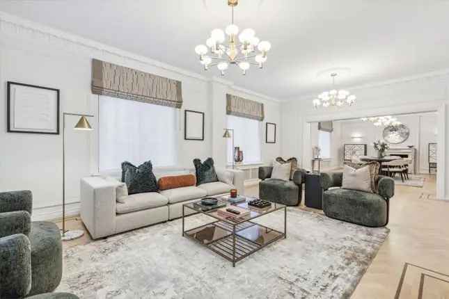 Flat to rent in Portland Place, Fitzrovia W1B