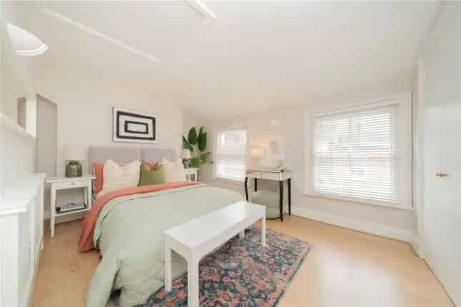 3 Bedroom Maisonette Near Kensington Church Street
