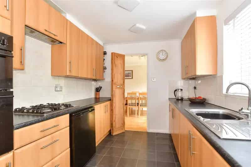 4 Bedroom Detached House For Sale Large Garden No Onward Chain