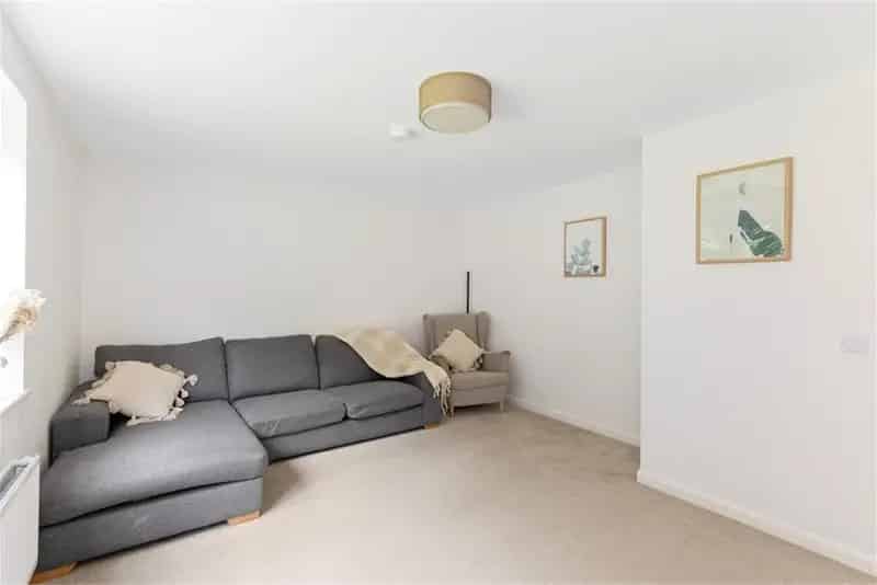 4 Bed Detached House with 2 Reception Rooms Roslin
