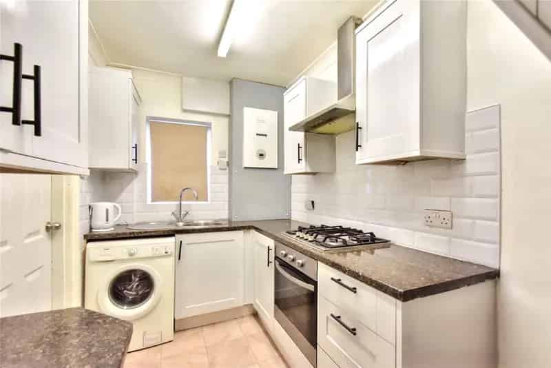 Three Bedroom House in Kirkstall - Modern Decor & Garden