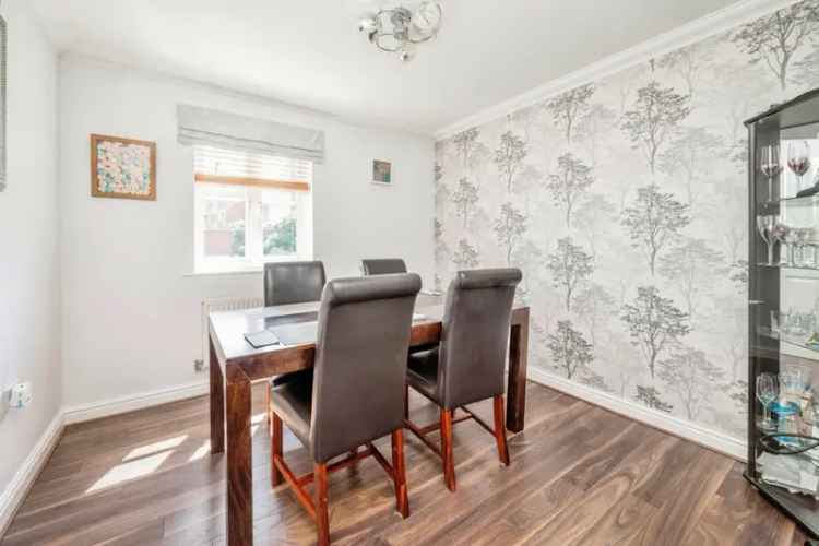 Gorleston-On-Sea 4 5 Bedroom Detached House