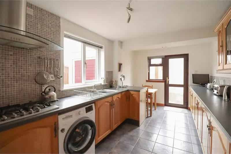 3 Bed Semi Detached House with 3 Reception Rooms Garage and Driveway