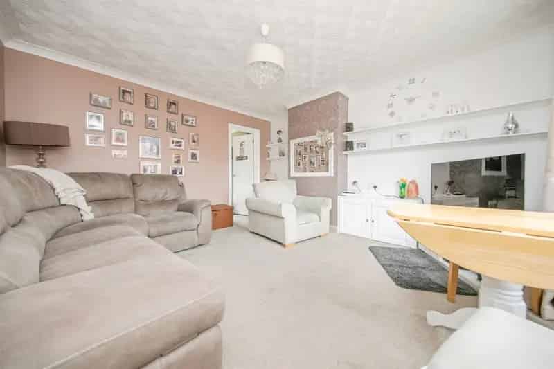 4 Bed House with South-Facing Garden
