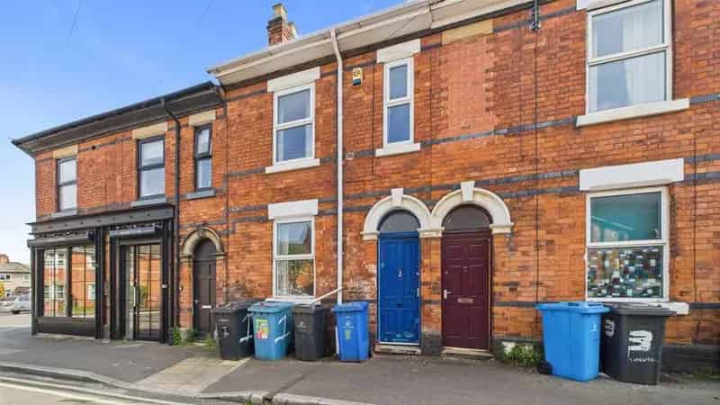 2 bedroom terraced house to rent