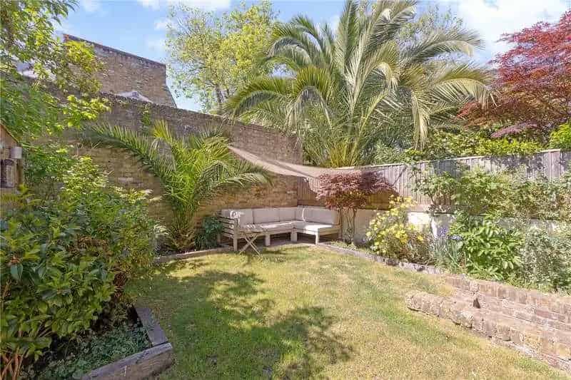 2 Bed Flat for Sale - Beautifully Renovated Victorian Conversion