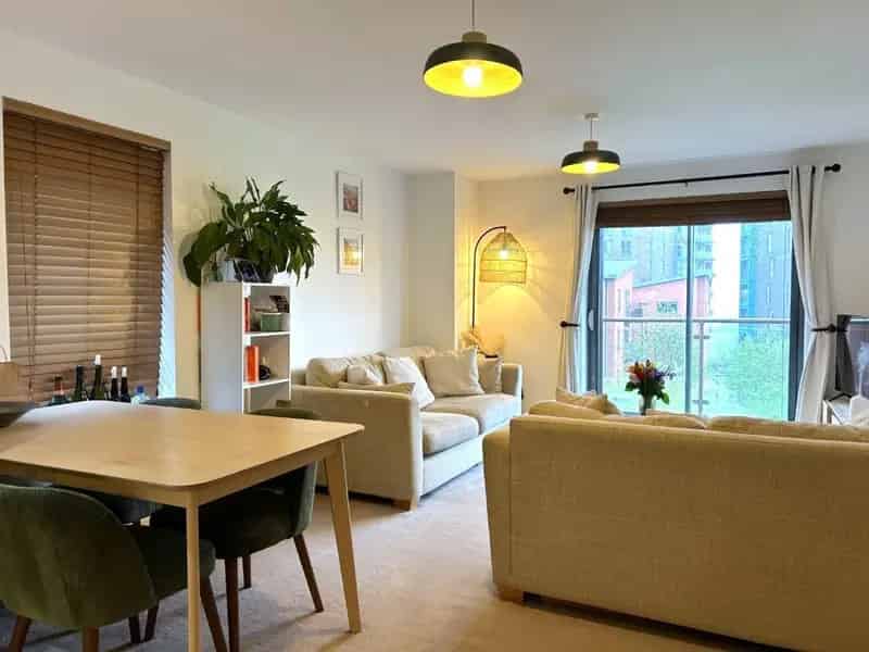 Stunning 2 Bed 2 Bath Apartment in Leeds City Centre
