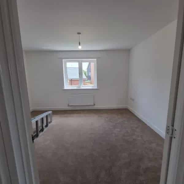 2 Bed End Terrace House Near City Centre