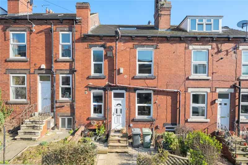2 Double Bedroom Terrace House in Burley
