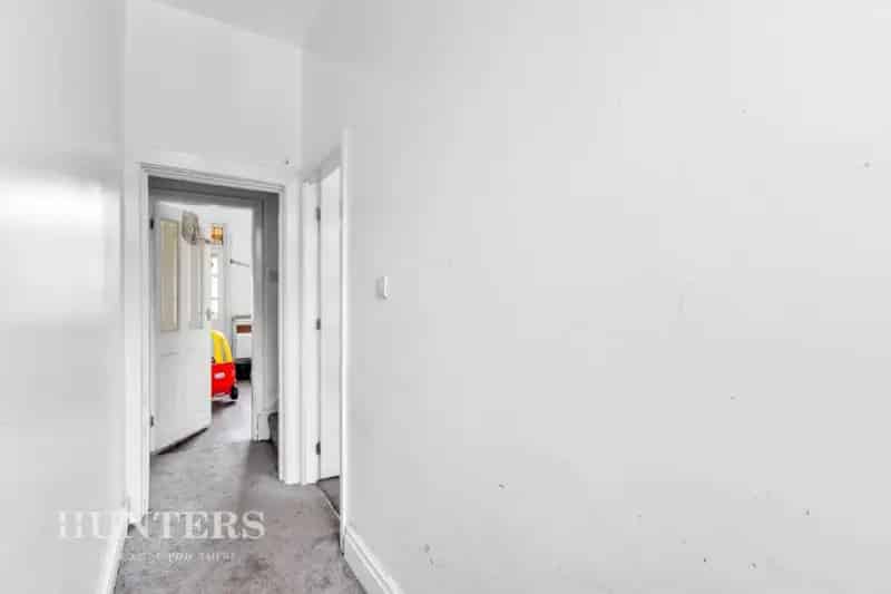2 Bed Mid Terrace House For Sale