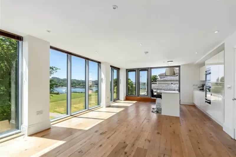3 Bedroom Apartment to Rent